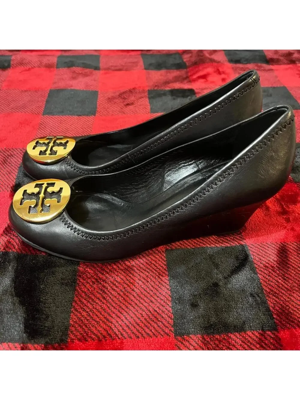 Tory Burch Leather Pumps 7M Black Gold Hardware
